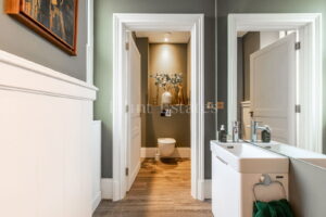 Elegant Apartment In Country Setting