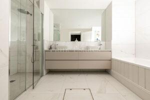 Elegant Apartment In Country Setting