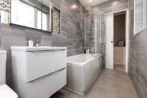 Modern Two-Bedroom First Floor Apartment