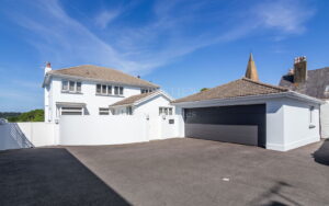 Impressive Detached House With Stunning Rural Views And Four Car Garaging