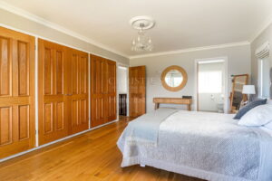 Impressive Detached House With Stunning Rural Views And Four Car Garaging