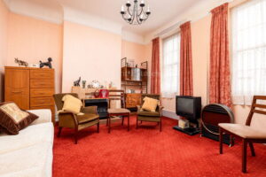 Five Bedroom Town House – Refurbishment Project For Cash Buyer Only