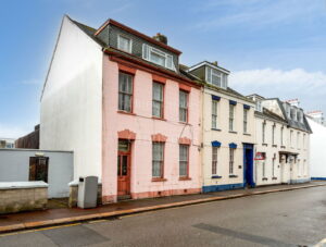 Five Bedroom Town House – Refurbishment Project For Cash Buyer Only