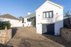 Detached Bungalow In The Heart Of St Peter’s Village