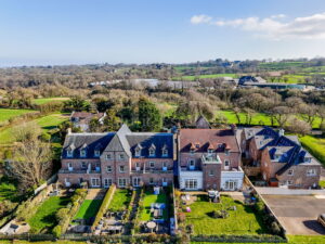 SPACIOUS TWO BEDROOM APARTMENT WITH BREATHTAKING VIEWS