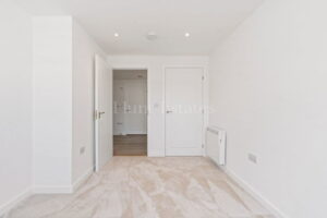 Modern Two Bedroom Apartment With Balcony And Garage