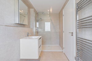 Modern Two Bedroom Apartment With Balcony And Garage