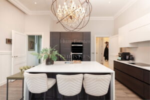 Elegant Two Bedroom Duplex Apartment In Country Setting