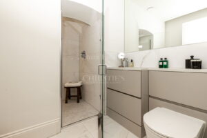 Elegant Two Bedroom Duplex Apartment In Country Setting