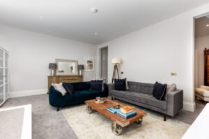 Elegant Two Bedroom Duplex Apartment In Country Setting