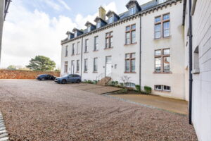 Elegant Two Bedroom Duplex Apartment In Country Setting