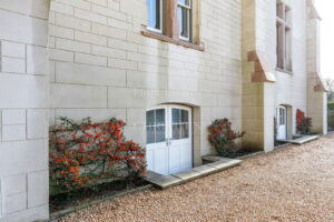 Elegant Two Bedroom Duplex Apartment In Country Setting