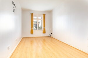 One bedroom first floor apartment with parking close to Millbrook