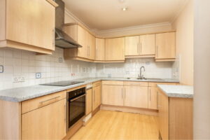 One bedroom first floor apartment with parking close to Millbrook