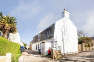 Four-Bedroom Detached 1822 Country Cottage