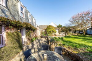 Four-Bedroom Detached 1822 Country Cottage