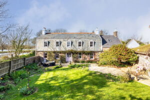 Four-Bedroom Detached 1822 Country Cottage