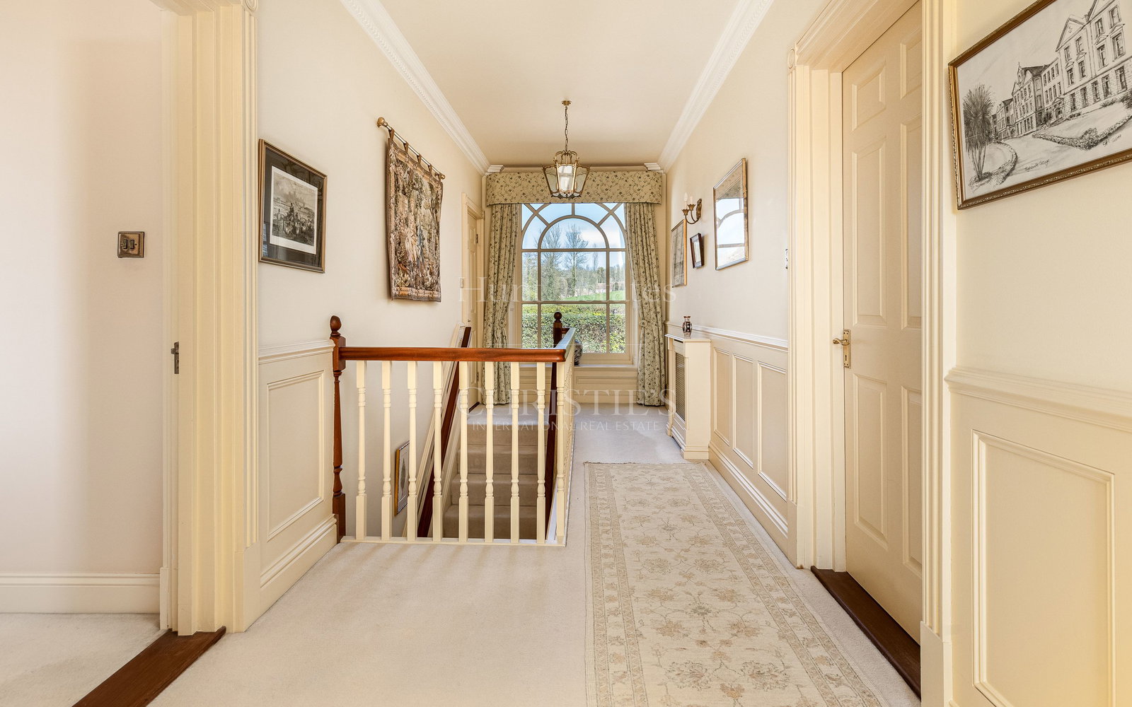 6 Bedroom Single Family Home/House's Image 15