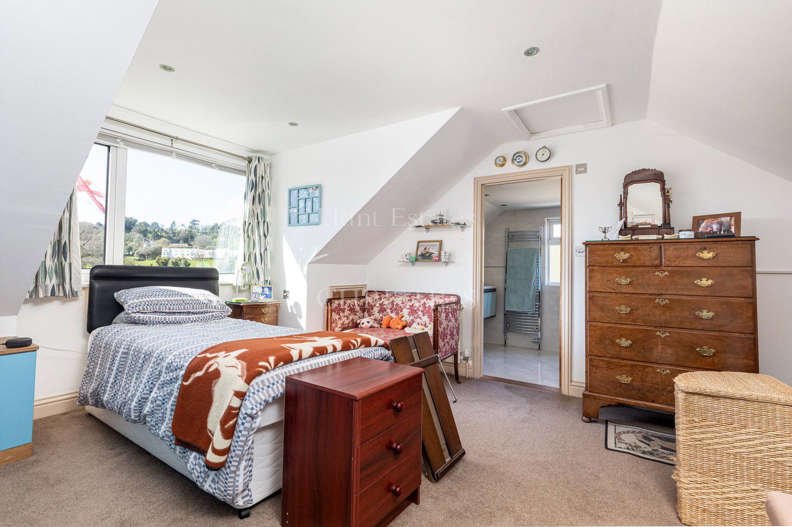 4 Bedroom Single Family Home/House's Image 14