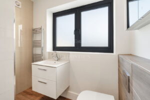 PREMIUM FIXTURES, GREAT SEA VIEWS OF ST AUBIN’S BAY AND READY TO JUST MOVE IN!