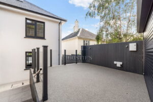 PREMIUM FIXTURES, GREAT SEA VIEWS OF ST AUBIN’S BAY AND READY TO JUST MOVE IN!