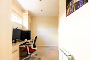 Detached Bungalow With Swimming Pool