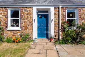 Attractive Two Generation Detached Granite Cottage Near The Beach
