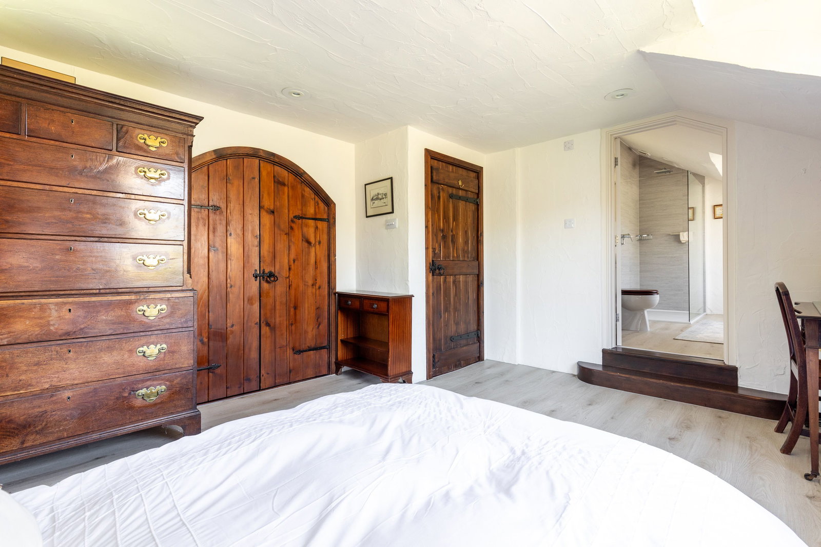 5 Bedroom Single Family Home/House's Image 17