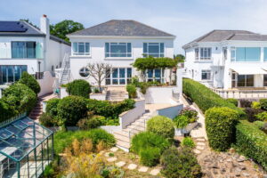 Stunning Views Overlooking The Bay