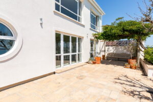 Stunning Views Overlooking The Bay