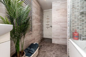 Charming One-Bedroom Garden Apartment