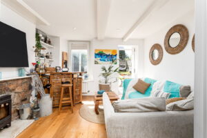 Charming One-Bedroom Garden Apartment