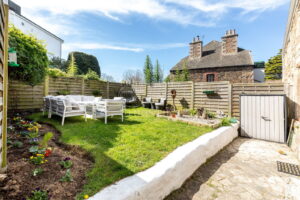 Charming One-Bedroom Garden Apartment