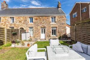 Charming One-Bedroom Garden Apartment