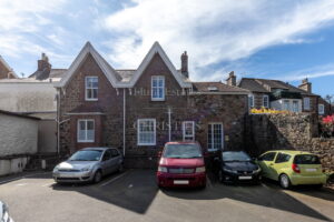 Charming One-Bedroom Garden Apartment