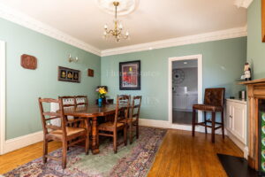 Elegant Georgian Town House With Parking