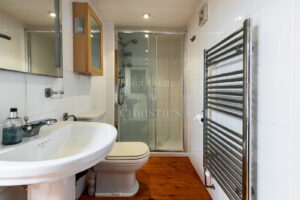 Elegant Georgian Town House With Parking