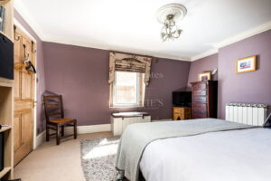 Elegant Georgian Town House With Parking