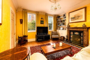 Elegant Georgian Town House With Parking