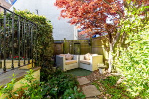 Elegant Georgian Town House With Parking