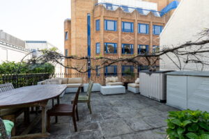 Elegant Georgian Town House With Parking