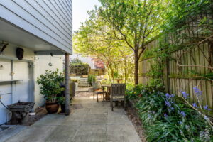 Elegant Georgian Town House With Parking