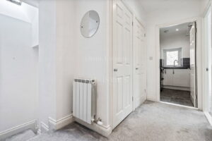 Spacious One Bedroom Apartment On Town Outskirts With Parking