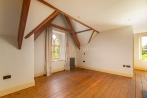 Character &lsquo;Lodge&rsquo; House With Garden And Parking