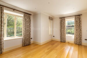 Character &lsquo;Lodge&rsquo; House With Garden And Parking