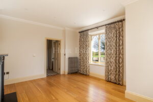 Character &lsquo;Lodge&rsquo; House With Garden And Parking