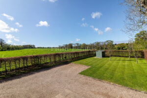 Character &lsquo;Lodge&rsquo; House With Garden And Parking