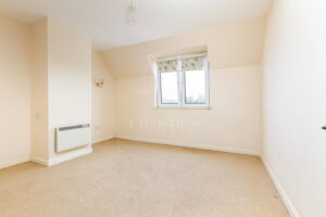 Two Bedrooms Plus Study, South Facing End Of Terrace House