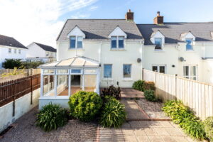 Two Bedrooms Plus Study, South Facing End Of Terrace House