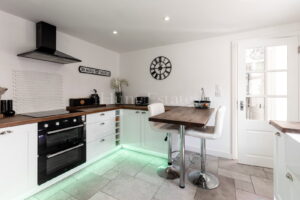 Charming Two Bedroom Cottage With Sun Trap Garden